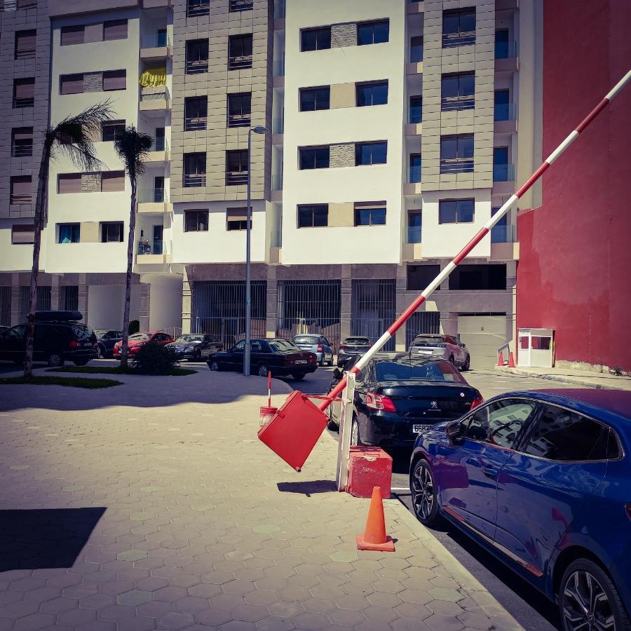 Super Apartement Totalement Neuf A Cote De Marjane Avec La Climatisation Et Wifi Tanger Eksteriør billede