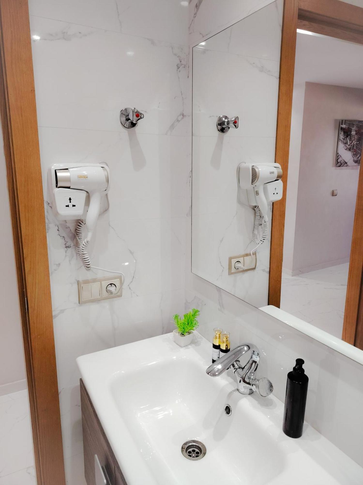 Super Apartement Totalement Neuf A Cote De Marjane Avec La Climatisation Et Wifi Tanger Eksteriør billede